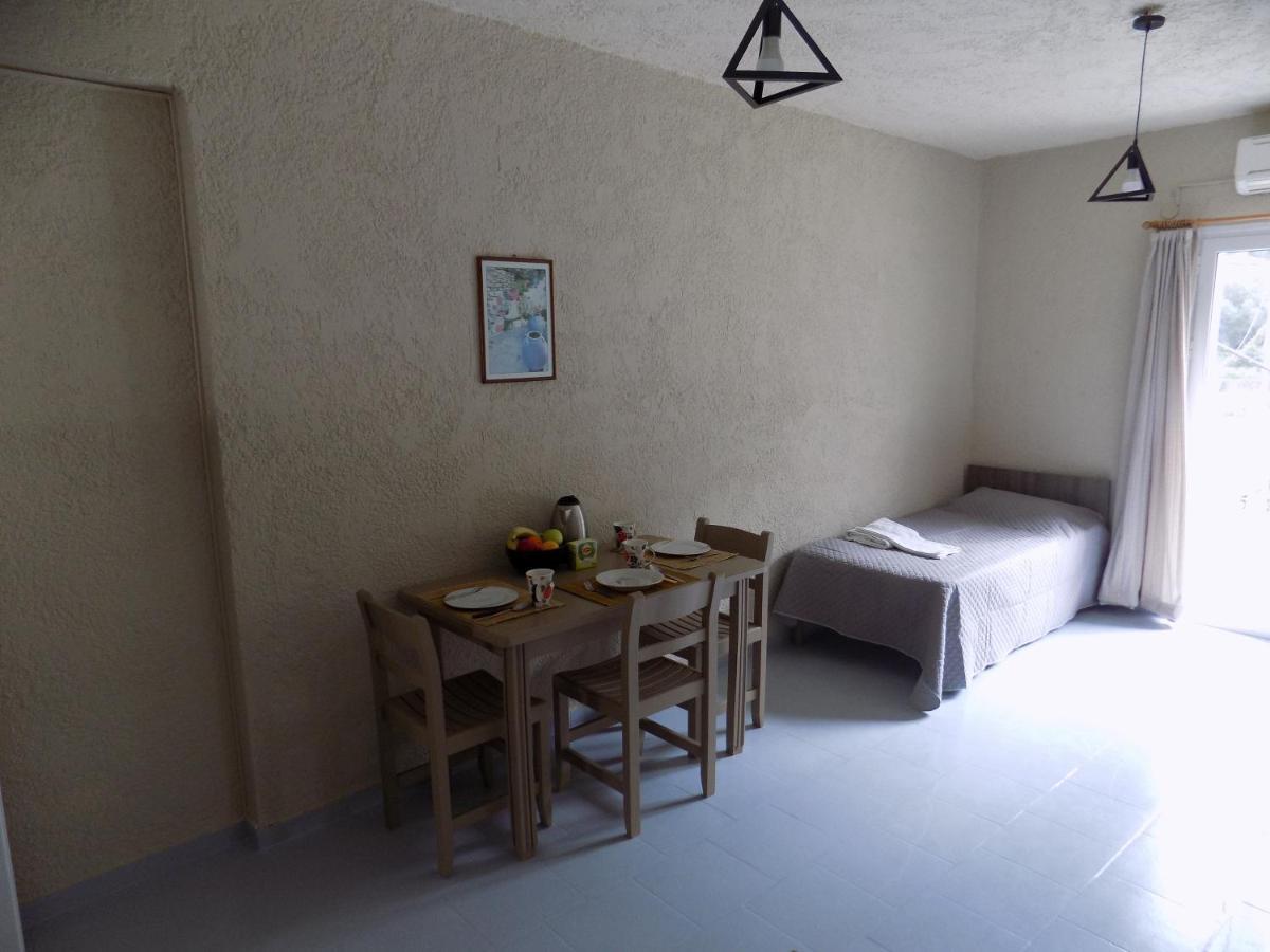 Afrodite Spacious Apartments! Agia Efimia Dış mekan fotoğraf