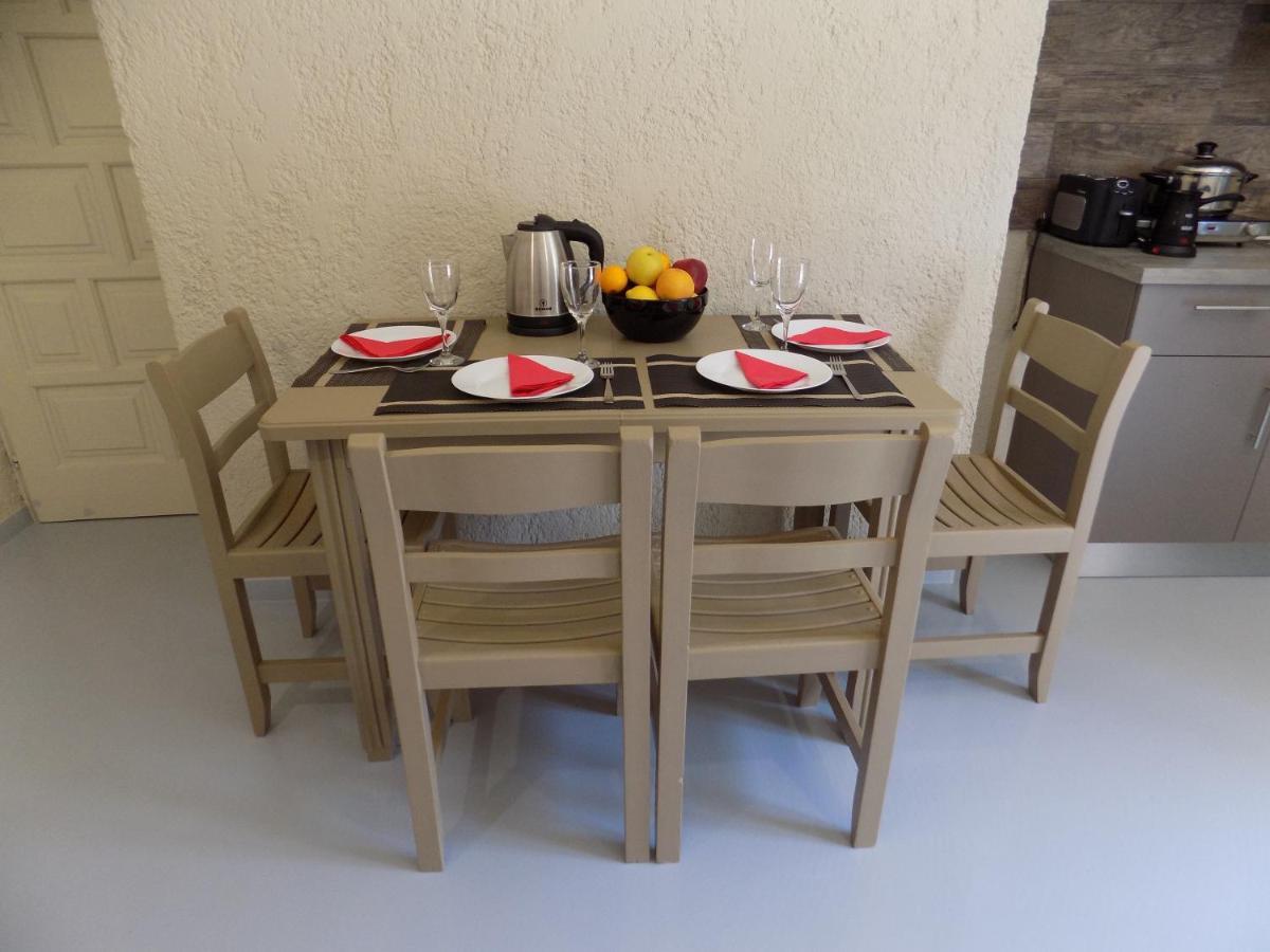 Afrodite Spacious Apartments! Agia Efimia Dış mekan fotoğraf