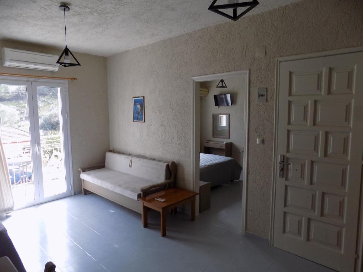 Afrodite Spacious Apartments! Agia Efimia Dış mekan fotoğraf