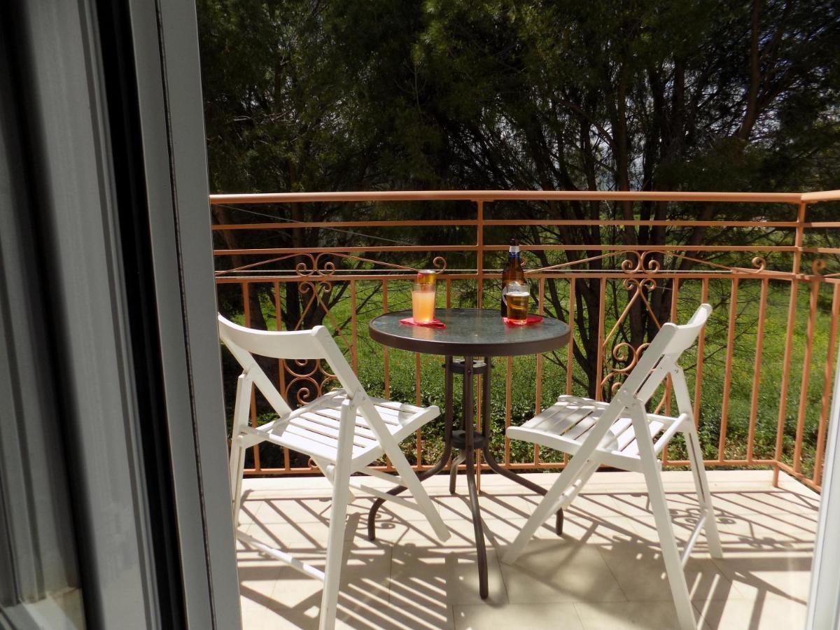 Afrodite Spacious Apartments! Agia Efimia Dış mekan fotoğraf