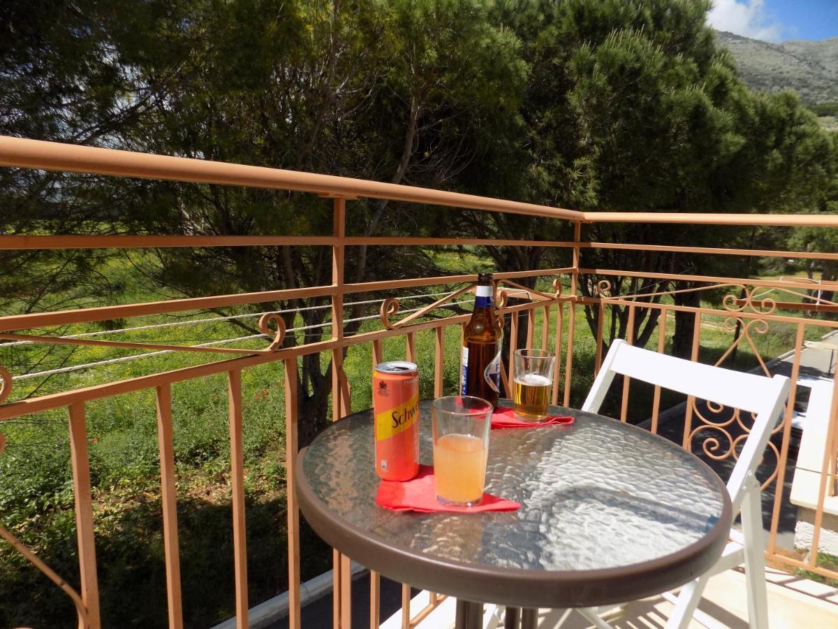 Afrodite Spacious Apartments! Agia Efimia Dış mekan fotoğraf