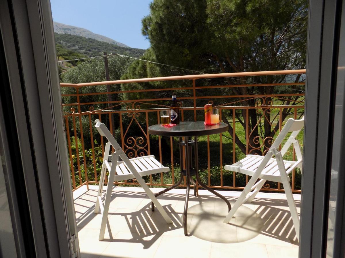 Afrodite Spacious Apartments! Agia Efimia Dış mekan fotoğraf