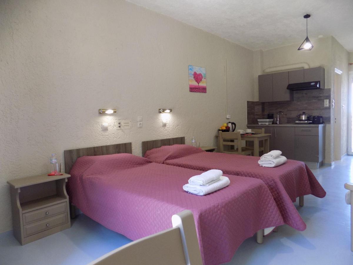 Afrodite Spacious Apartments! Agia Efimia Dış mekan fotoğraf