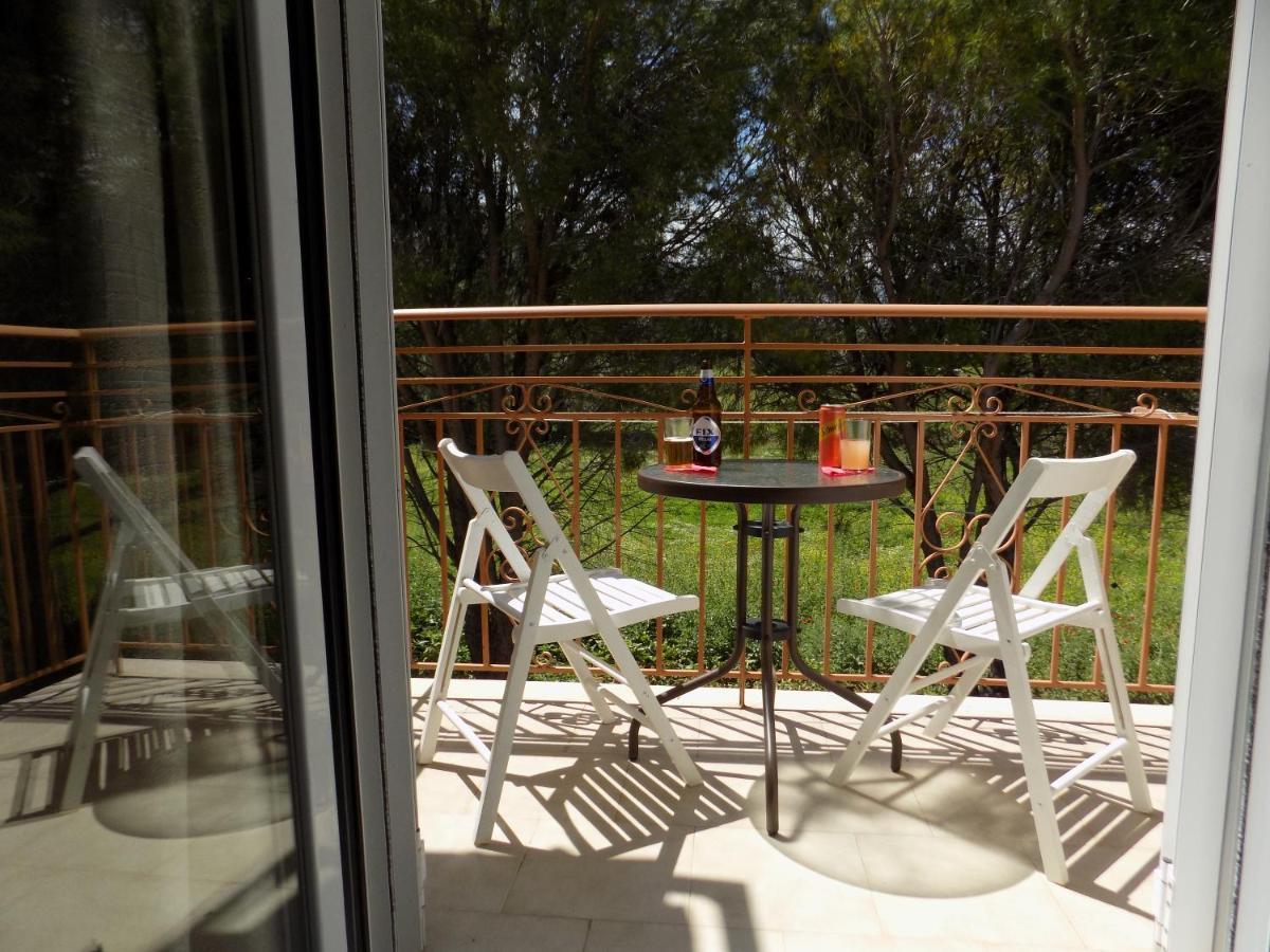 Afrodite Spacious Apartments! Agia Efimia Dış mekan fotoğraf