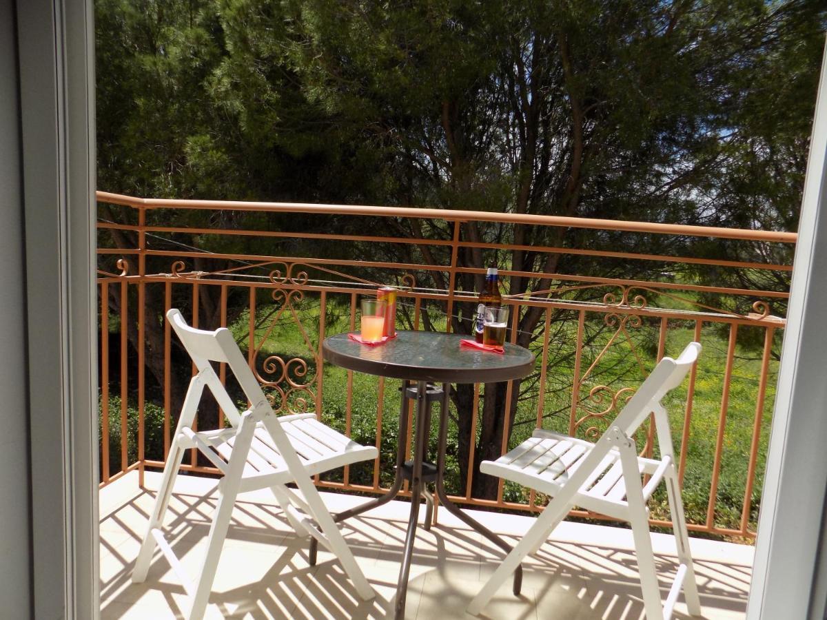 Afrodite Spacious Apartments! Agia Efimia Dış mekan fotoğraf