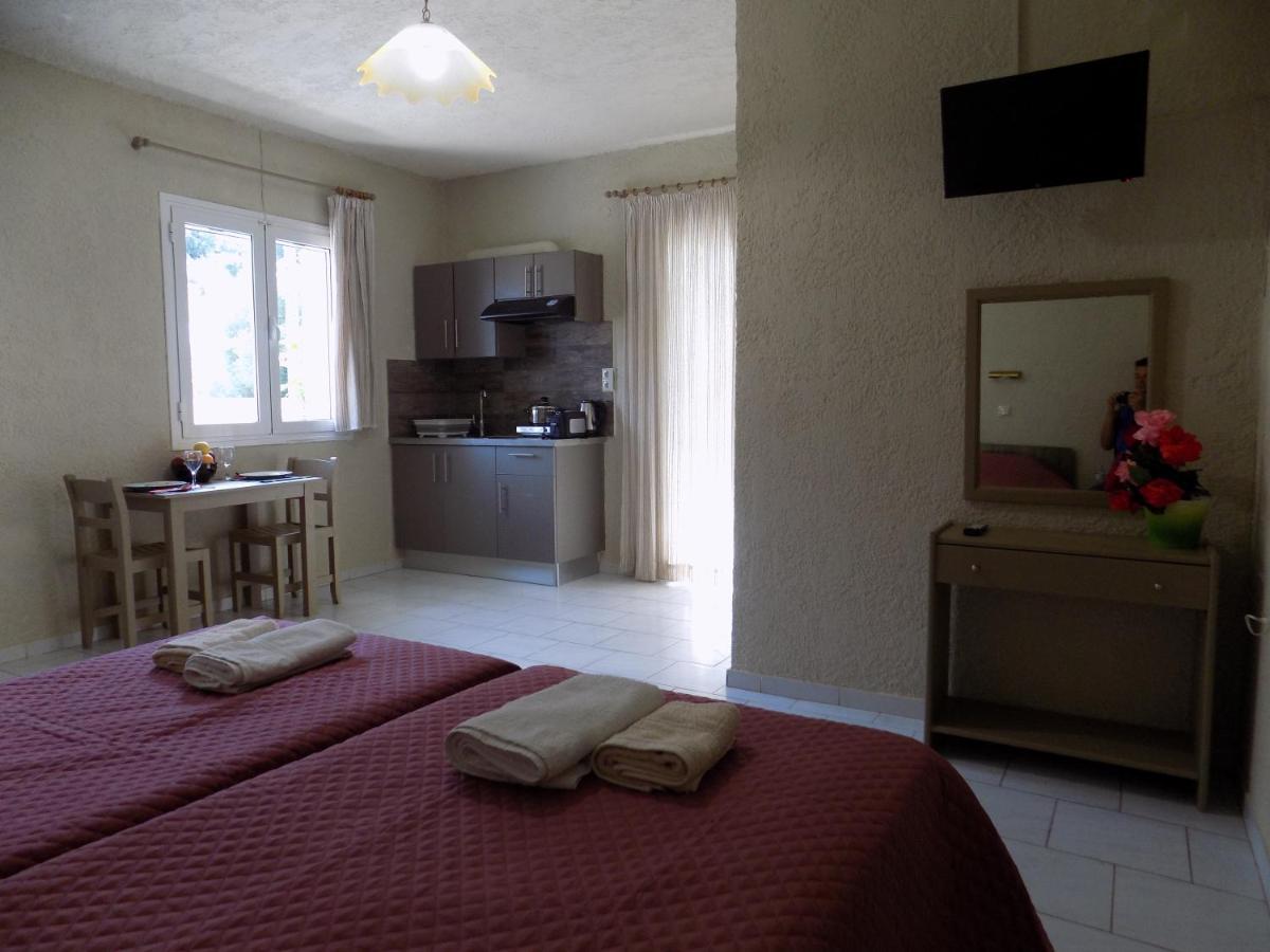 Afrodite Spacious Apartments! Agia Efimia Dış mekan fotoğraf