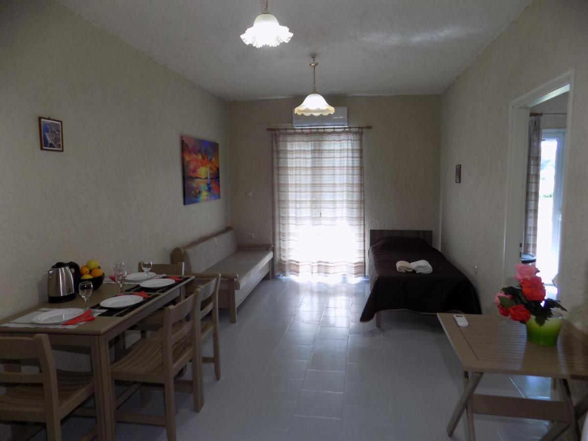Afrodite Spacious Apartments! Agia Efimia Dış mekan fotoğraf