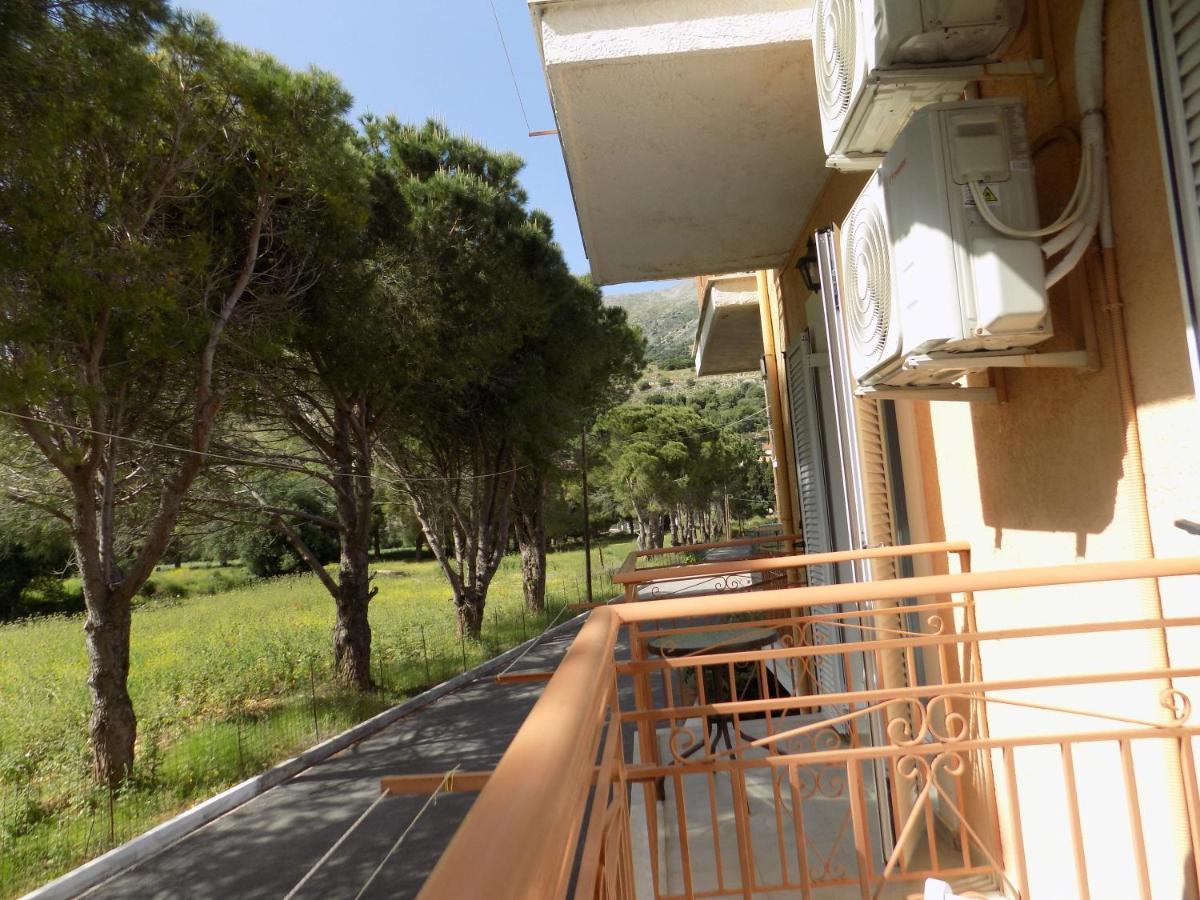 Afrodite Spacious Apartments! Agia Efimia Dış mekan fotoğraf