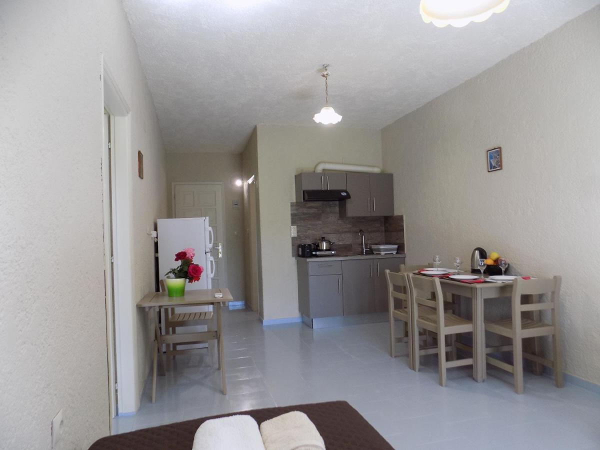 Afrodite Spacious Apartments! Agia Efimia Dış mekan fotoğraf